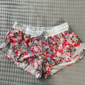 Lululemon Hotty Hot Shorts